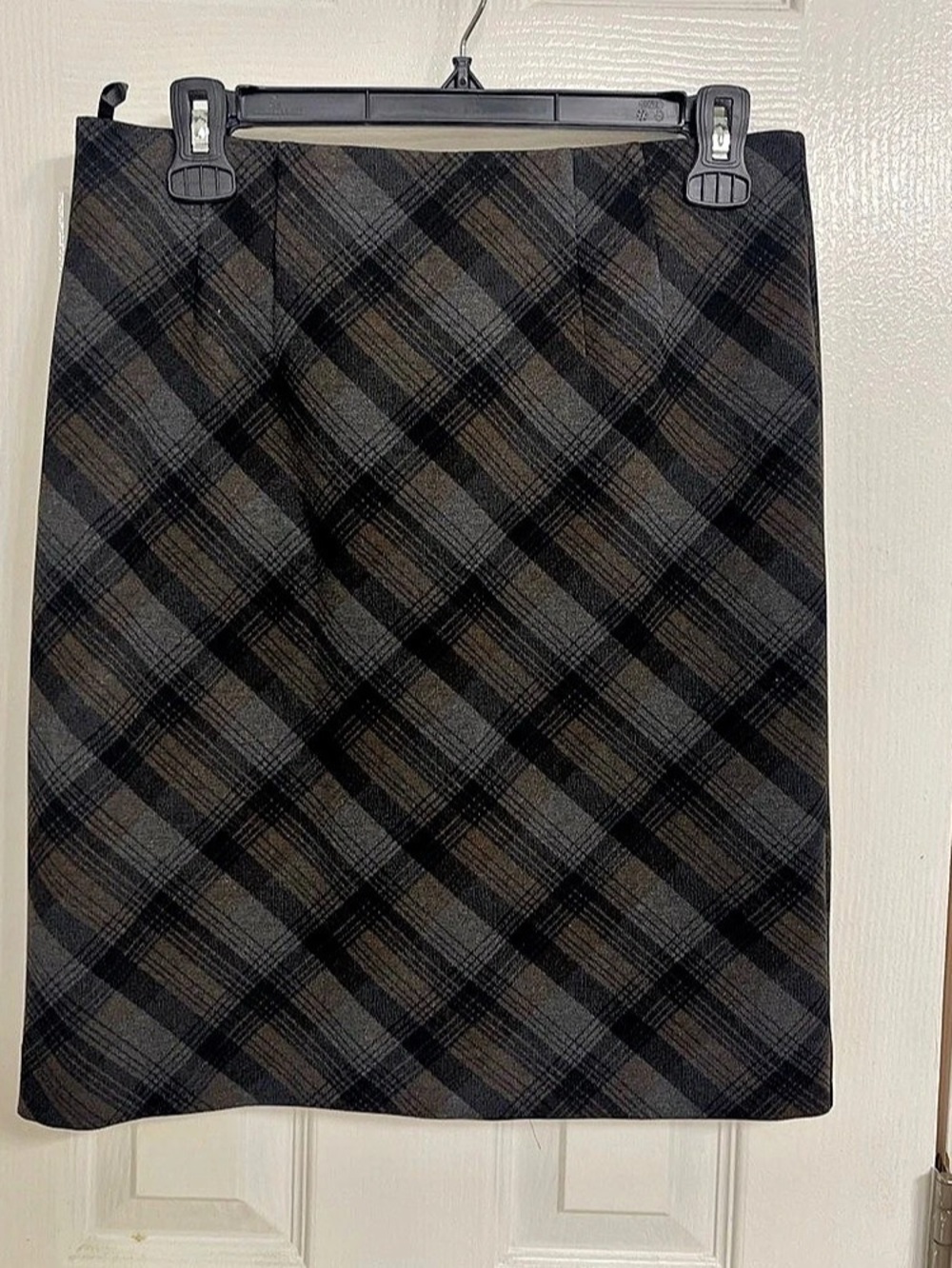 Amanda + Chelsea Plaid A-Line Skirt in Brown & Black Size SP